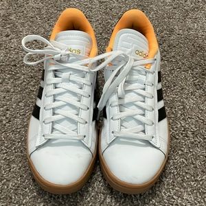 Adidas cloud foam shoe